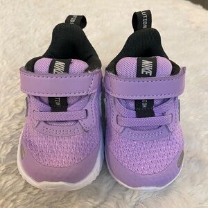 Nike Kids Lavender Hook-and-Loop Sneakers